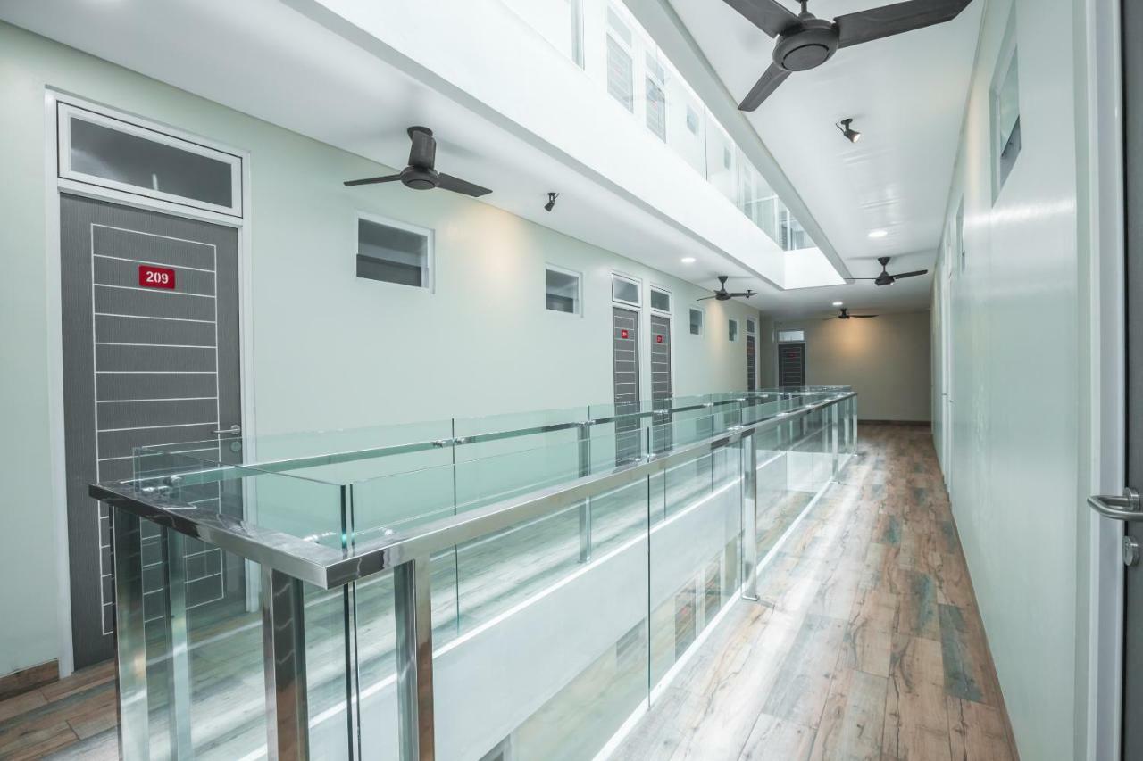 Super Oyo 1487 Residence Khoe Jakarta Eksteriør bilde